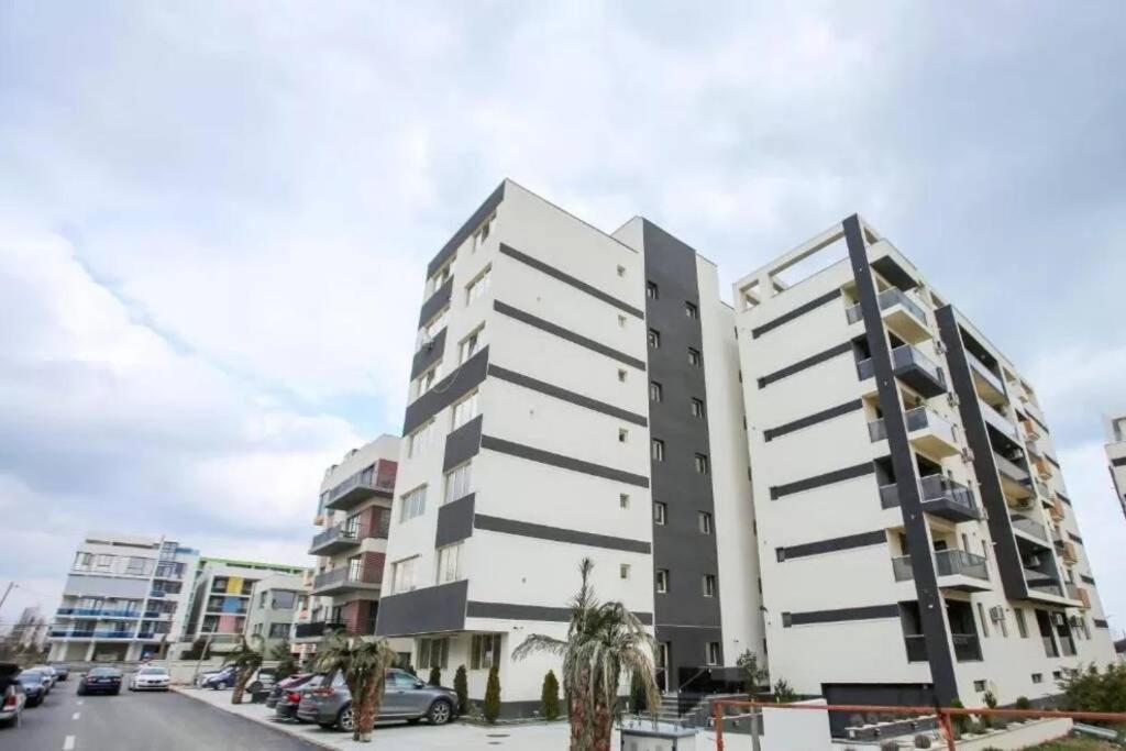 Luxury Studio - Maison 103 - Stefan Building Complex Apartment Navodari Bagian luar foto