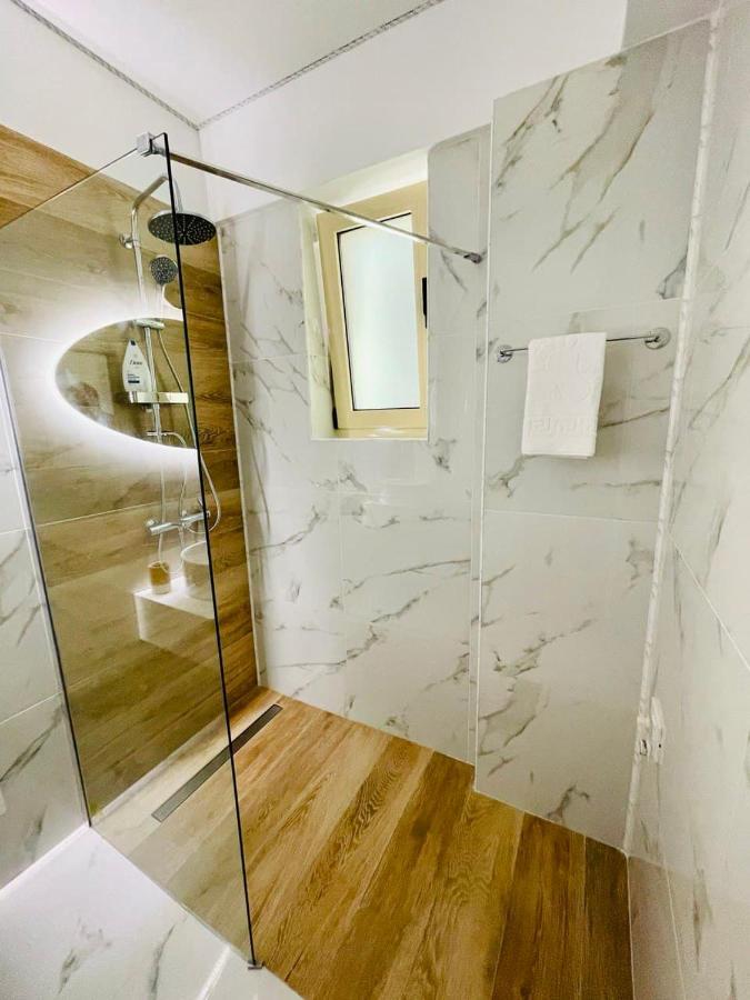Luxury Studio - Maison 103 - Stefan Building Complex Apartment Navodari Bagian luar foto