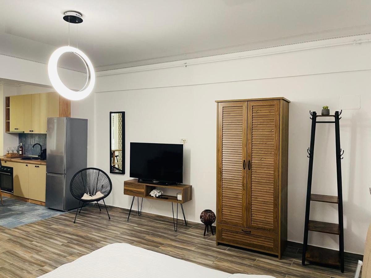 Luxury Studio - Maison 103 - Stefan Building Complex Apartment Navodari Bagian luar foto